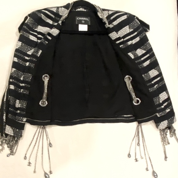 CHANEL Karl Lagerfeld Tweed Jacket with CC Logo Gunmetal & Pearl Chains. EU 40 - Picture 4 of 13